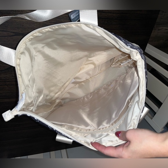 Carryall Tote Bag - Picture 4 of 5